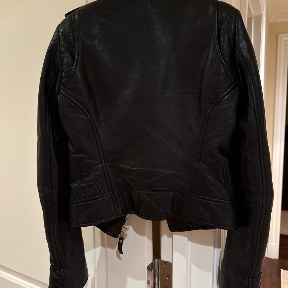 Balenciaga Women's Sleek Black Leather Jacket - Picture 5 of 8